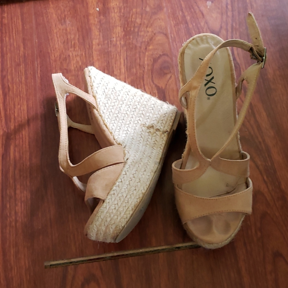 Xoxo wedges